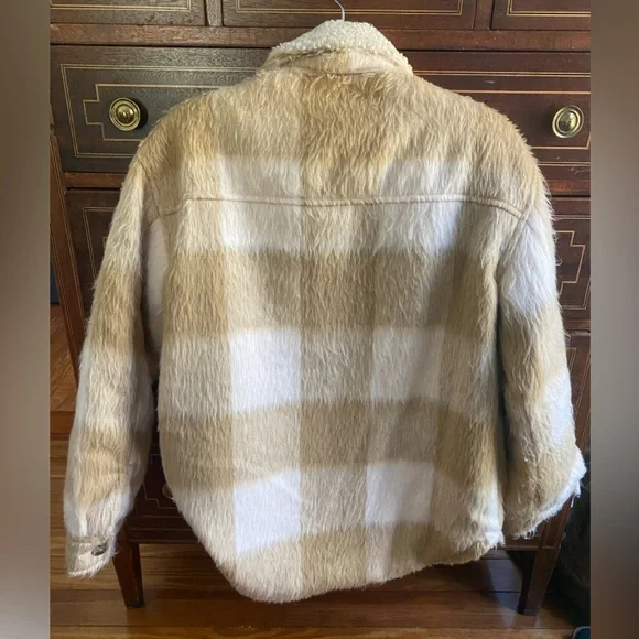 American Eagle Outfitters Oversized Plaid Shacket - Picture 3 of 16